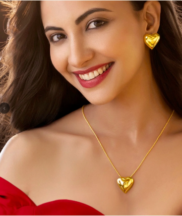 Short Gold Necklace with Heart Pendant